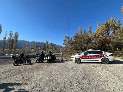 Jandarma bir ay içinde 24 bin 680 aracı kontrol etti
