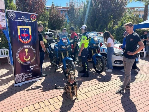Jandarma’dan Üniversite öğrencilerine bilgilendirme
