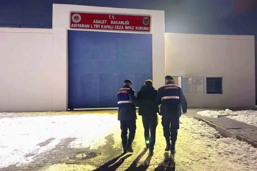 Jandarma ekipleri aranan 3 şahsı yakaladı
