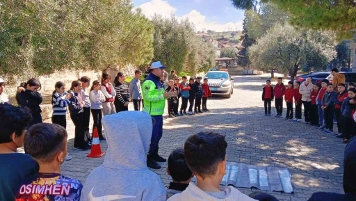 Jandarma ekiplerinden &ouml;ğrencilere trafik bilinci eğitimi
