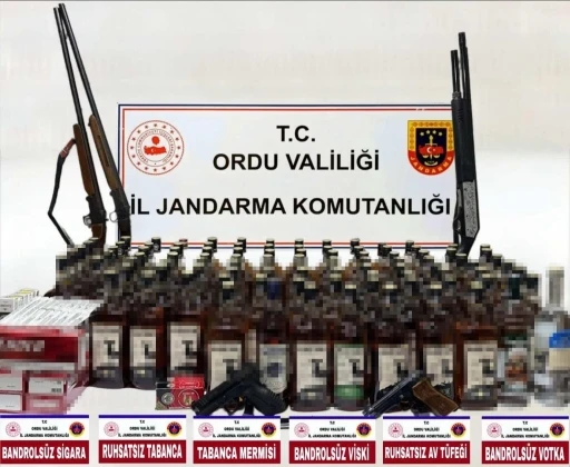 Jandarma ekiplerinden yılbaşı &ouml;ncesi ka&ccedil;ak alkol ve sigara operasyonu: 2 g&ouml;zaltı
