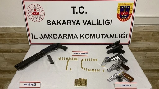 Jandarma ka&ccedil;ak&ccedil;ılığa ge&ccedil;it vermiyor: 1 tutuklama
