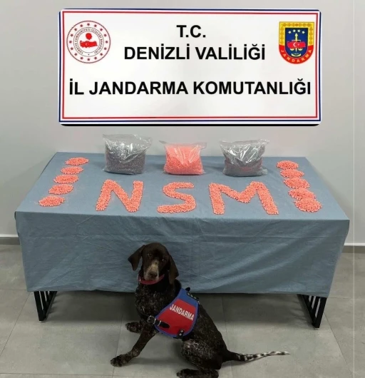 Jandarma KOM’un başarılı operasyonunda 28 bin adet uyuşturucu hap ele geçirildi
