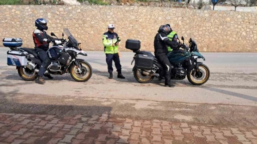 Jandarma kuralsızlara göz açtırmıyor
