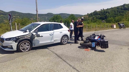 Jandarma motorize timi ile otomobil çarpıştı
