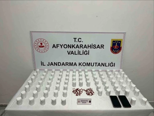 Jandarma piyasa değeri 639 bin TL olan uyuşturucu hap ele ge&ccedil;irdi
