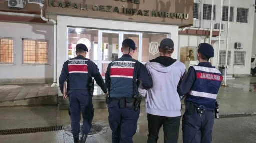 Jandarma şüphesinde haklı çıktı, aranan şahıs yakayı ele verdi
