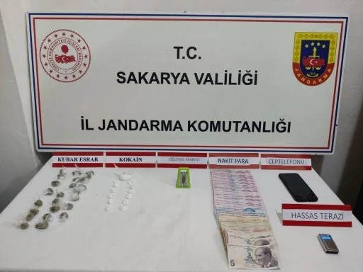 Jandarma uyuşturucuya ge&ccedil;it vermiyor: 1 tutuklama
