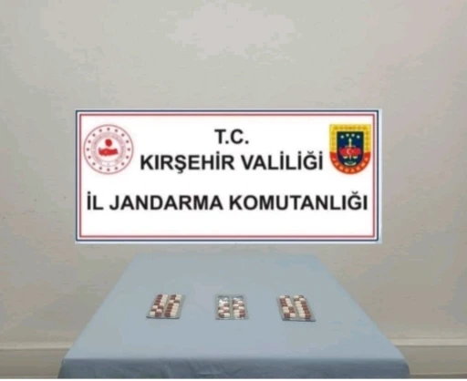 Jandarma yol uygulamasında uyuşturucu hap ele geçirdi
