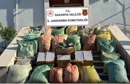 Jandarmadan 1 tonluk t&uuml;t&uuml;n operasyonu: 2 g&ouml;zaltı

