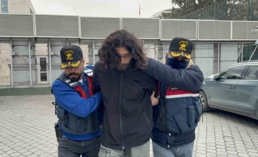 Jandarmadan DEAŞ operasyonu: Suriye uyruklu ş&uuml;pheli g&ouml;zaltına alındı
