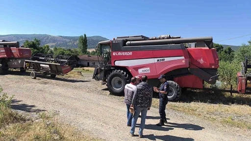 Jandarmadan hasat &ouml;ncesi bi&ccedil;erd&ouml;ver operat&ouml;rlerine uyarılar
