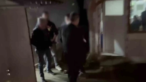 Jandarmadan horoz dövüşü yapılan mekana film gibi baskın: Saniye saniye kaydedildi
