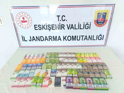 Jandarmadan ka&ccedil;ak sigara operasyonu
