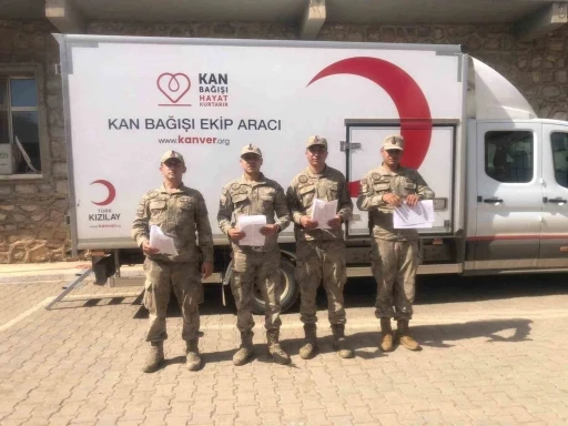 Jandarmadan kan bağışı
