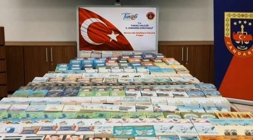 Jandarmadan k&ouml;y okullarına 5 bin kitaplık destek
