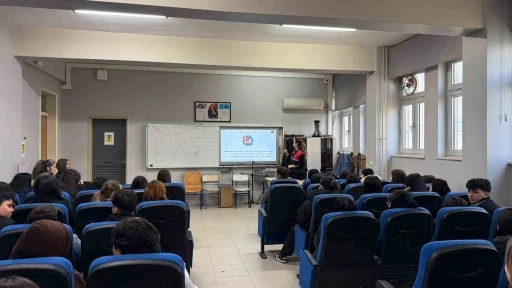Jandarmadan lise &ouml;ğrencilerine siber farkındalık eğitimi
