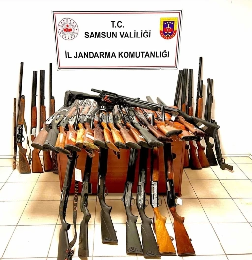 Jandarmadan silah operasyonu: 37 tüfek ele geçirildi
