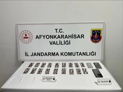 Jandarmadan uyuşturucu operasyonu: 3 g&ouml;zaltı
