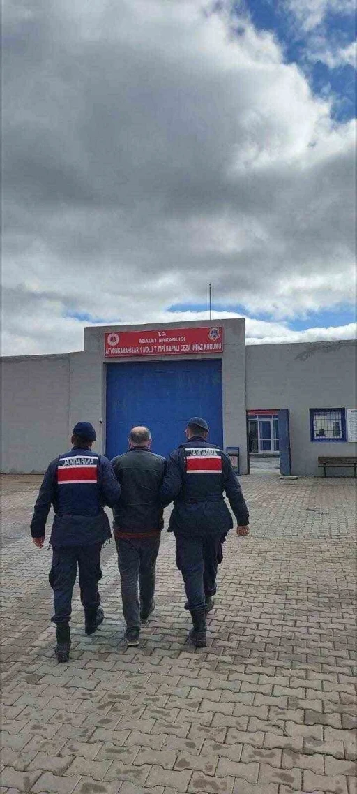 Jandarmanın aranması olan 57 kişiyi yakaladı
