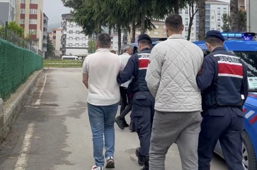 Jandarmanın uyuşturucu operasyonunda 3 tutuklama
