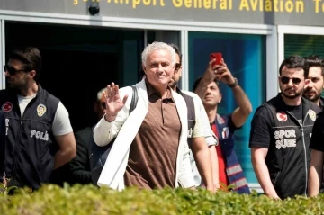 Jose Mourinho, Fenerbahçe için İstanbul’da
