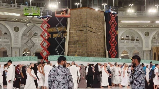 Kabe-i Muazzama duvarları bakıma alındı
