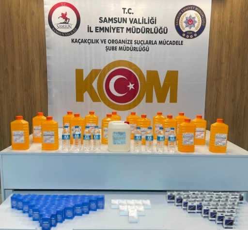 Ka&ccedil;ak i&ccedil;ki ve makaron operasyonu: &Ccedil;ok sayıda &uuml;r&uuml;n ele ge&ccedil;irildi

