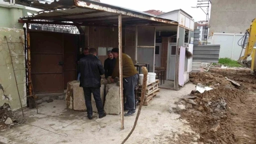 Ka&ccedil;ak kazı ihbarında "altın bulundu" iddiası polisi alarma ge&ccedil;irdi
