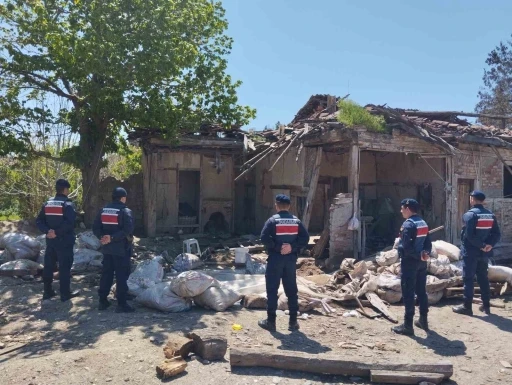Kaçak kazı Roma mozağini ortaya çıkarttı
