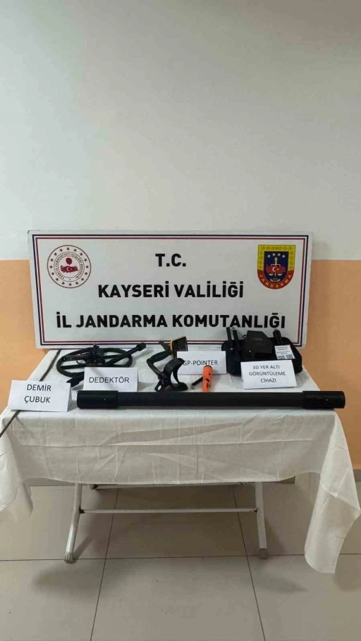 Ka&ccedil;ak kazı yapan şahıslara su&ccedil;&uuml;st&uuml;: 3 g&ouml;zaltı

