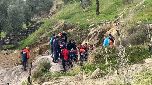 Ka&ccedil;ak kazı yaparken girdiği t&uuml;nelden &ccedil;ıkamadı
