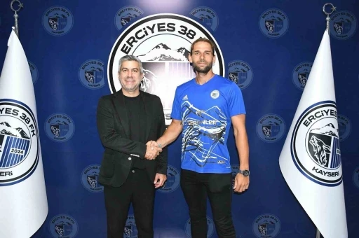 Kadem Burak Yaşar ile 1 yıl daha
