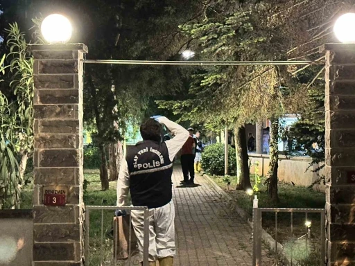 Kadıköy’de apartman dairesinde yangın: 1 kişi hayatını kaybetti
