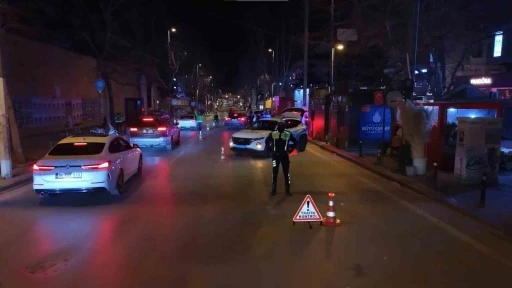 Kadık&ouml;y&rsquo;de gece denetimleri: 1.2 milyon TL ceza, 159 ara&ccedil; trafikten men
