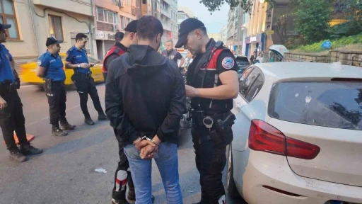 Kadık&ouml;y&rsquo;de helikopter destekli huzur denetimi: Ş&uuml;pheli motosiklette kokain ve &ccedil;ok miktarda nakit para ele ge&ccedil;irildi
