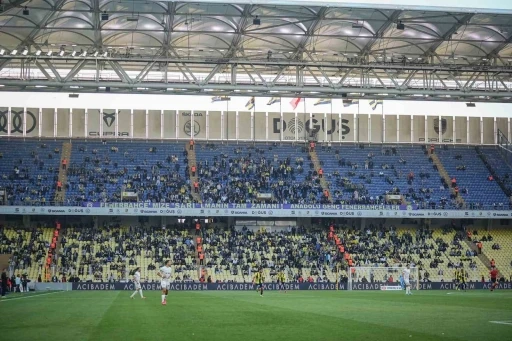 Kadıköy’de tribünler boş kaldı
