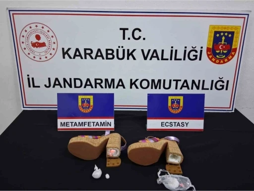 Kadın ayakkabısının topuğundan uyuşturucu &ccedil;ıktı: 3 ş&uuml;pheli adliyede
