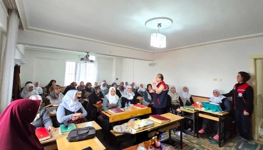Kadın &ccedil;ift&ccedil;ilere y&ouml;nelik eğitimler s&uuml;r&uuml;yor

