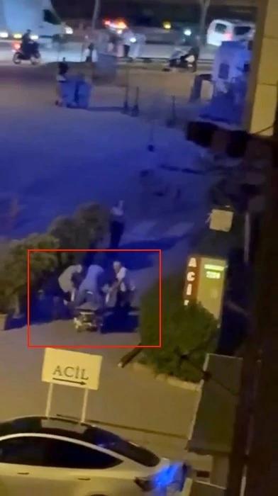 Kadın doktordan sedye &uuml;zerinde hayat kurtaran m&uuml;dahale
