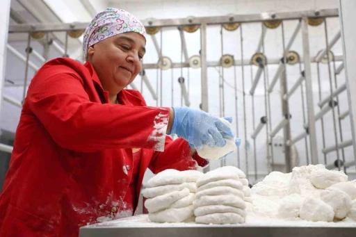 Kadın emeği &uuml;retimi gelire d&ouml;n&uuml;ş&uuml;yor
