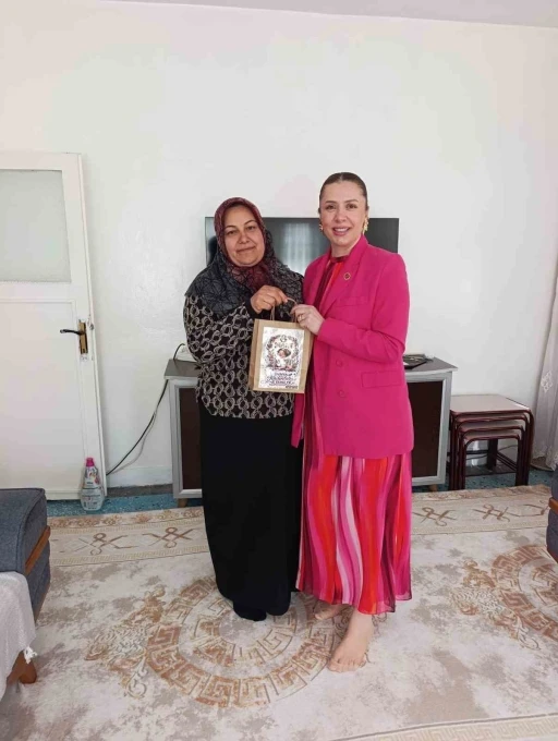 Kadın muhtardan, kadınlara anlamlı dokunuş

