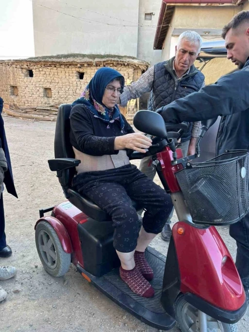 Kadınanalar K&uuml;lt&uuml;r Derneği&rsquo;nden anlamlı hediye
