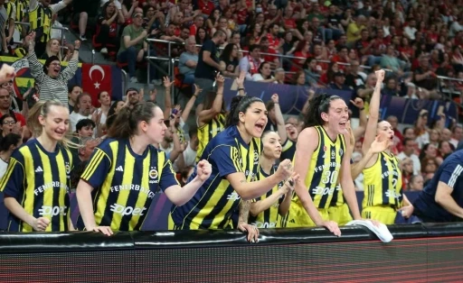 Kadınlar Euroleague&rsquo;de 3. kez şampiyon Fenerbah&ccedil;e
