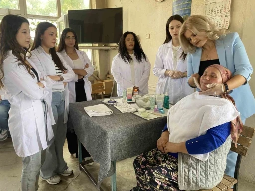 Kadınlar güzelleşti, köy kahvesi güzellik salonuna döndü
