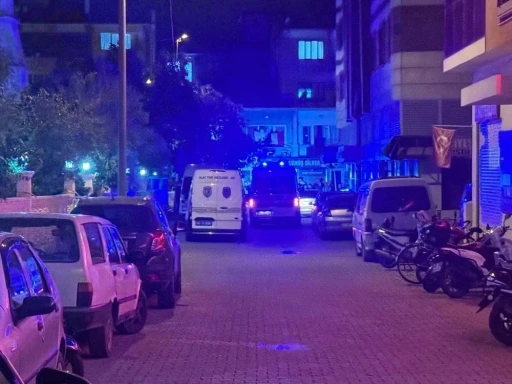 Kadınları vurdu, polisten ka&ccedil;amayınca kendini de vurdu