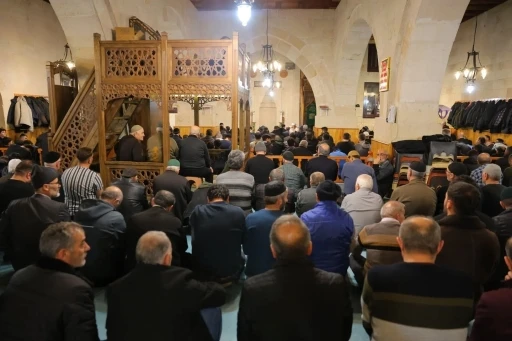 Kadir Gecesi Tarihi Ulu Camii&rsquo;nde idrak edildi
