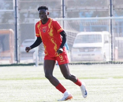 Kafayat Atoke Başhıru, 3 maçta  9 gol attı
