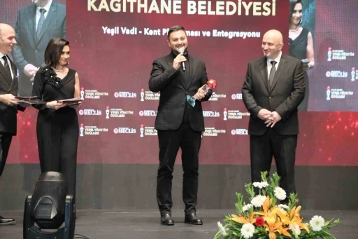 Kağıthane Belediyesi&rsquo;ne Yerel Y&ouml;netimlerden anlamlı &ouml;d&uuml;l

