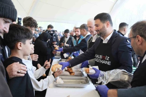 Kağıthane’de balık ekmek ziyafeti
